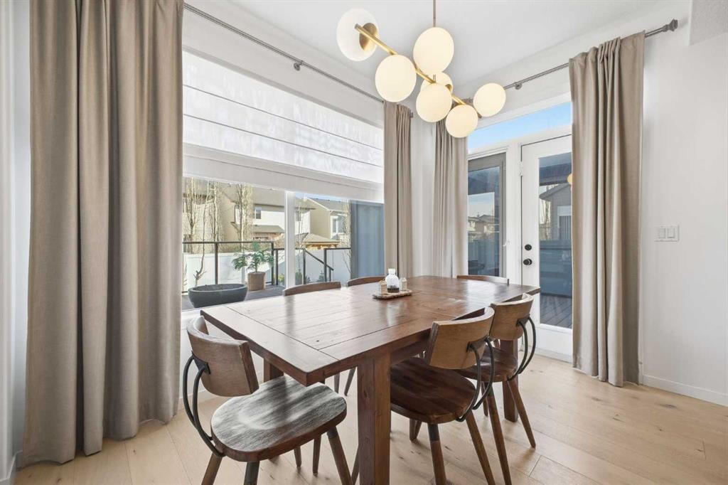153 Cougarstone Common Sw, Calgary, AB - Indoor Photo Showing Dining Room