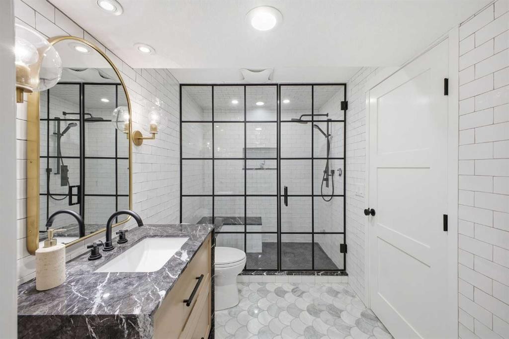 153 Cougarstone Common Sw, Calgary, AB - Indoor Photo Showing Bathroom