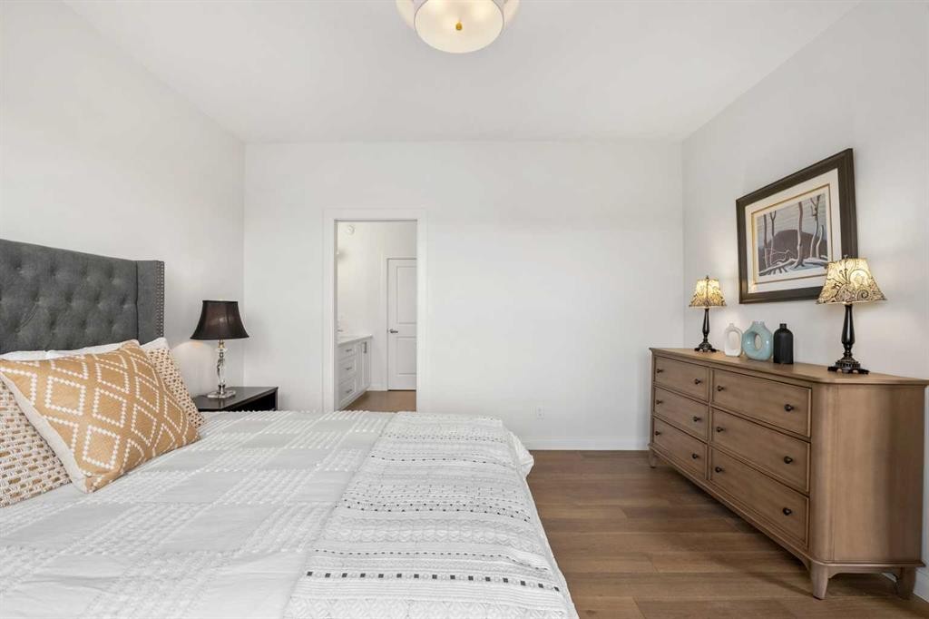 218 Mitchell Heath Nw, Calgary, AB - Indoor Photo Showing Bedroom