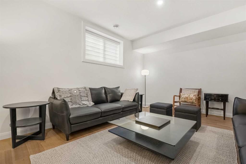 218 Mitchell Heath Nw, Calgary, AB - Indoor Photo Showing Living Room