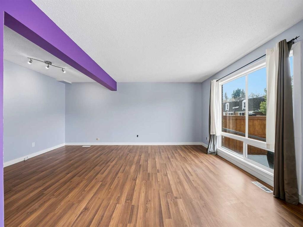 125-330 Canterbury Drive Sw, Calgary, AB - Indoor Photo Showing Other Room