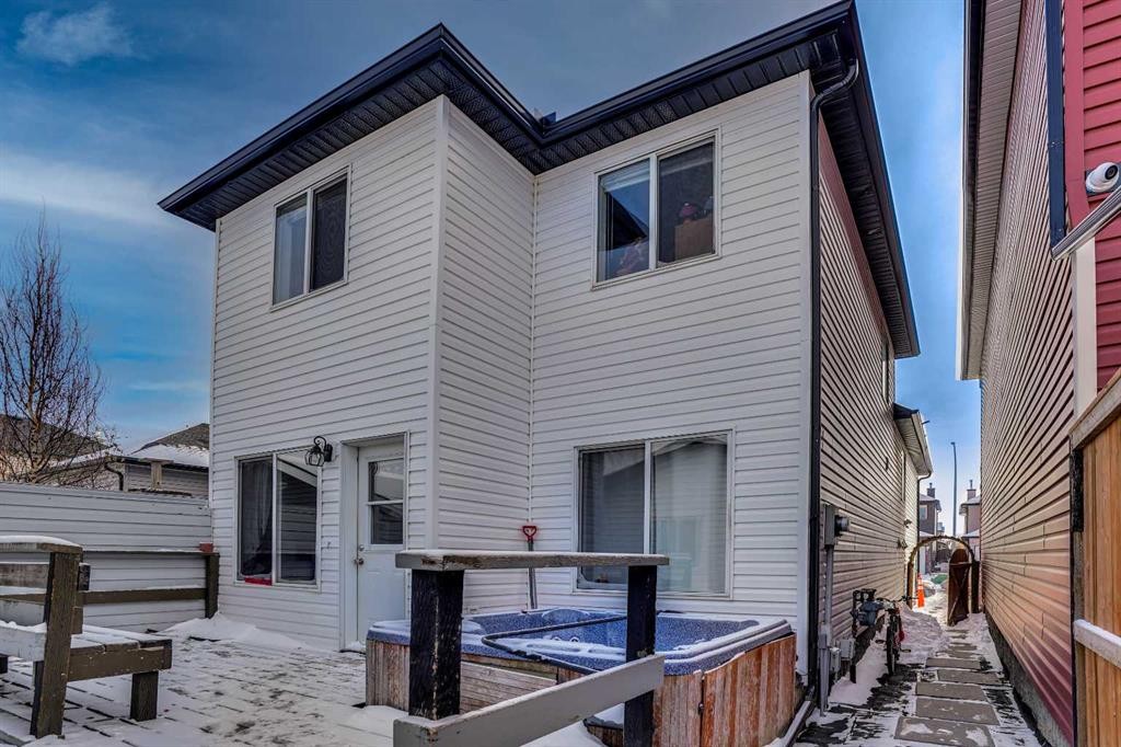 141 Saddlecrest Close Ne, Calgary, AB - Outdoor With Exterior