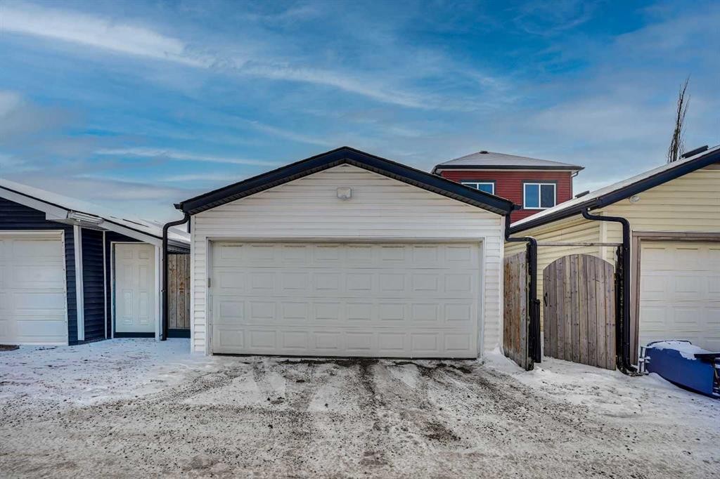 141 Saddlecrest Close Ne, Calgary, AB - Outdoor With Exterior