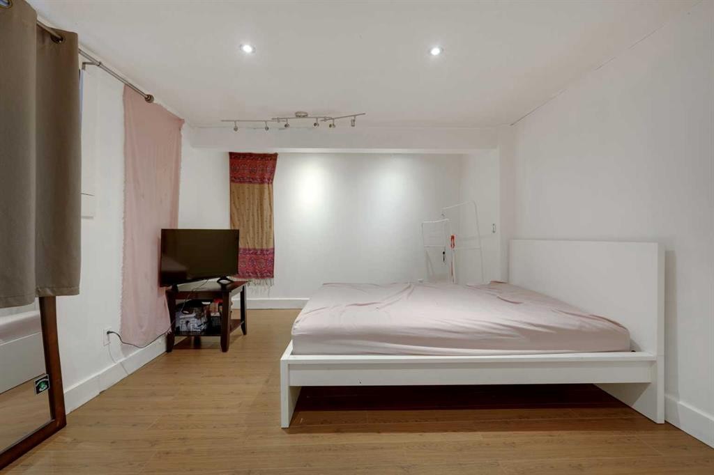 312 Pinegreen Close Ne, Calgary, AB