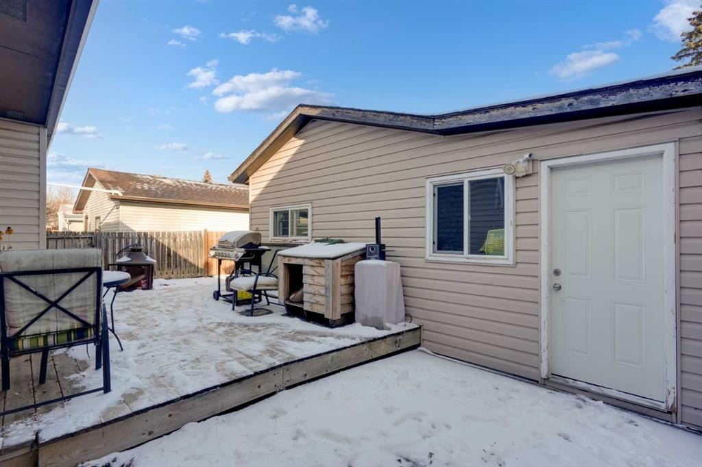 312 Pinegreen Close Ne, Calgary, AB