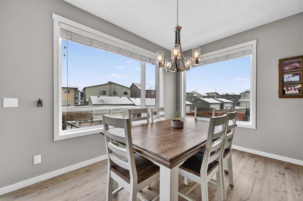 24 Walden Mount Se, Calgary, AB - Indoor Photo Showing Dining Room