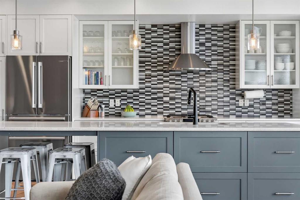 24 Walden Mount Se, Calgary, AB - Indoor Photo Showing Kitchen With Upgraded Kitchen