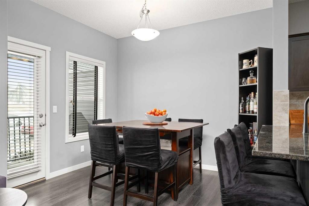 15 Copperpond Landing Se, Calgary, AB - Indoor Photo Showing Dining Room