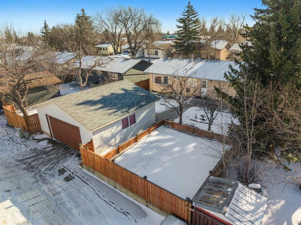 5004 Rundleview Road Ne, Calgary, AB - Outdoor