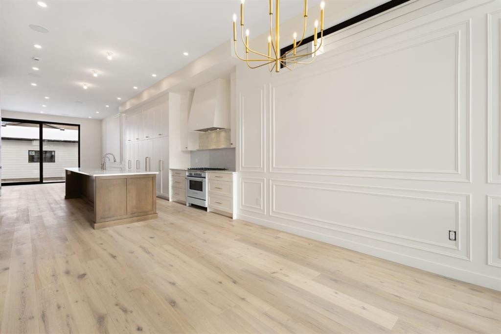 2117 22 Avenue Sw, Calgary, AB - Indoor Photo Showing Kitchen