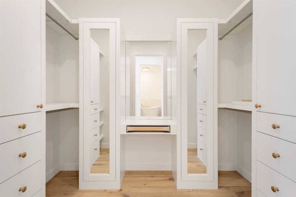 2117 22 Avenue Sw, Calgary, AB - Indoor Photo Showing Other Room