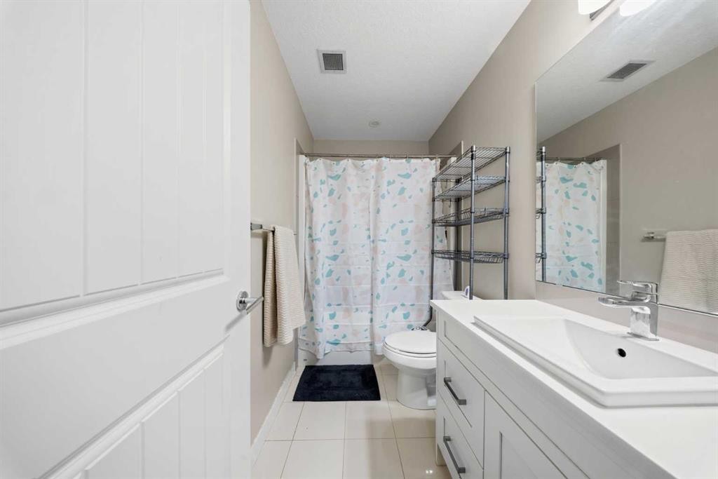 305-100 Auburn Meadows Common Se, Calgary, AB - Indoor Photo Showing Bathroom