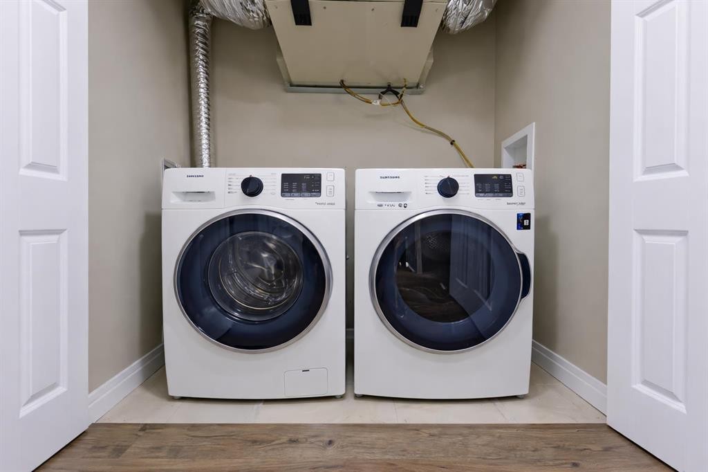 305-100 Auburn Meadows Common Se, Calgary, AB - Indoor Photo Showing Laundry Room
