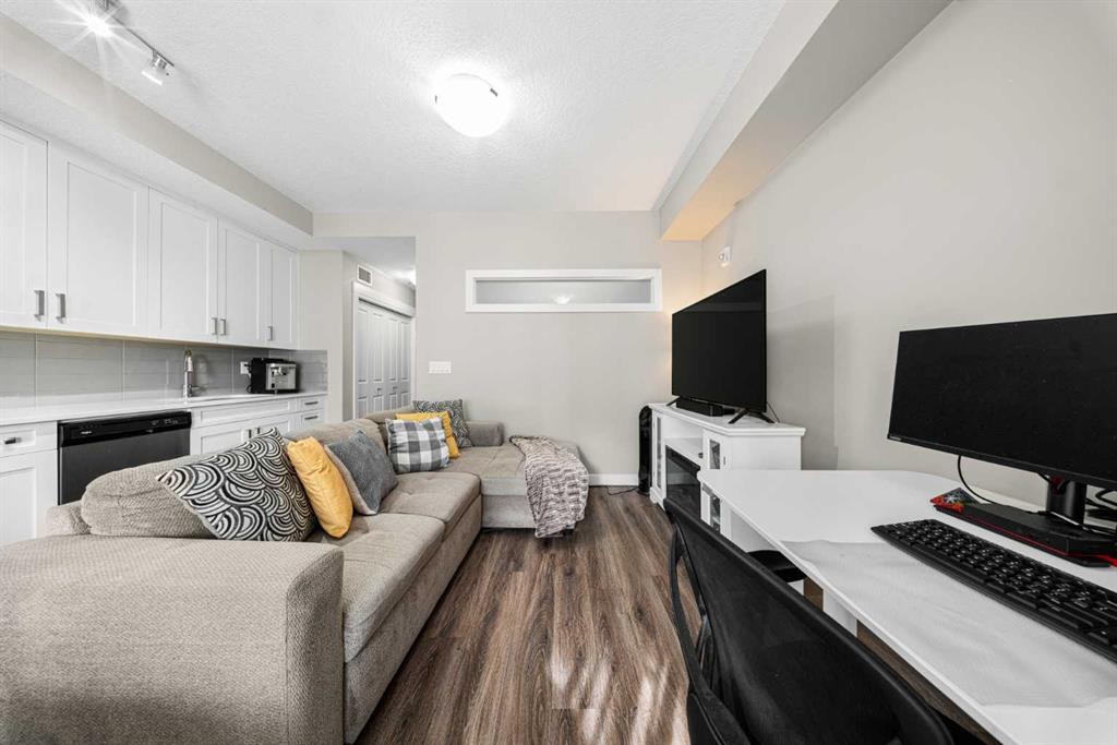 305-100 Auburn Meadows Common Se, Calgary, AB - Indoor