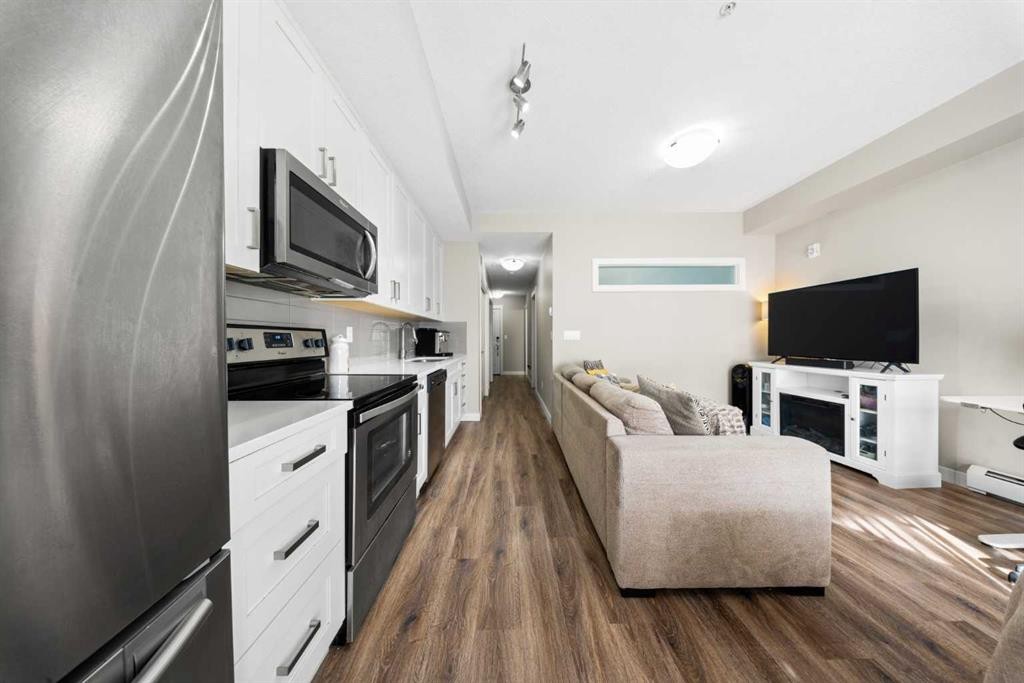 305-100 Auburn Meadows Common Se, Calgary, AB - Indoor Photo Showing Kitchen