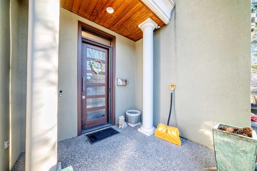 2810 25A Street Sw, Calgary, AB - With Exterior