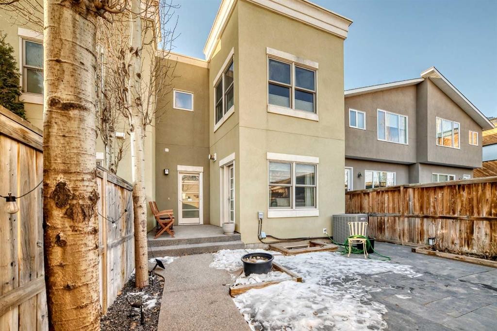 2810 25A Street Sw, Calgary, AB - Outdoor