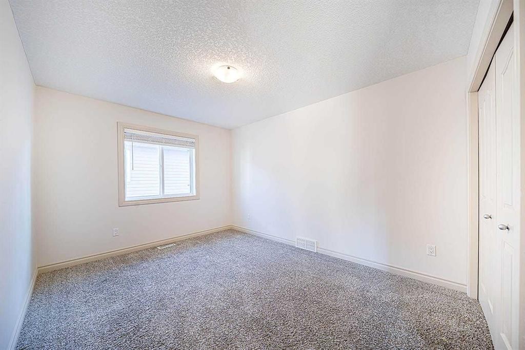 22 Royal Birch Way Nw, Calgary, AB - Indoor Photo Showing Other Room