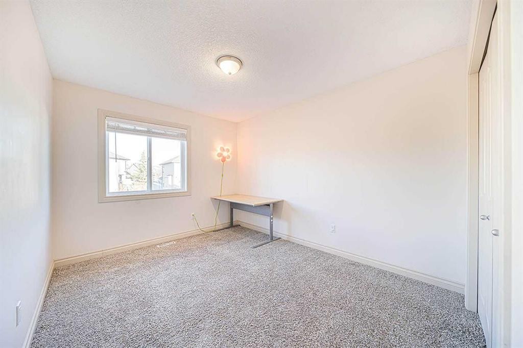 22 Royal Birch Way Nw, Calgary, AB - Indoor Photo Showing Other Room