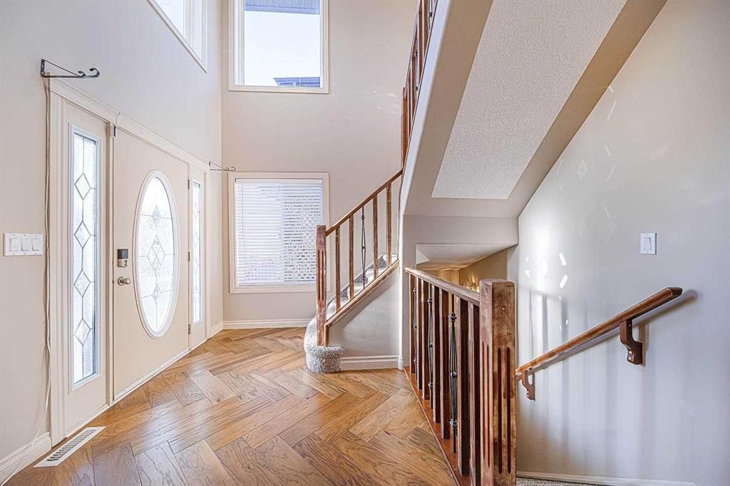 22 Royal Birch Way Nw, Calgary, AB - Indoor Photo Showing Other Room