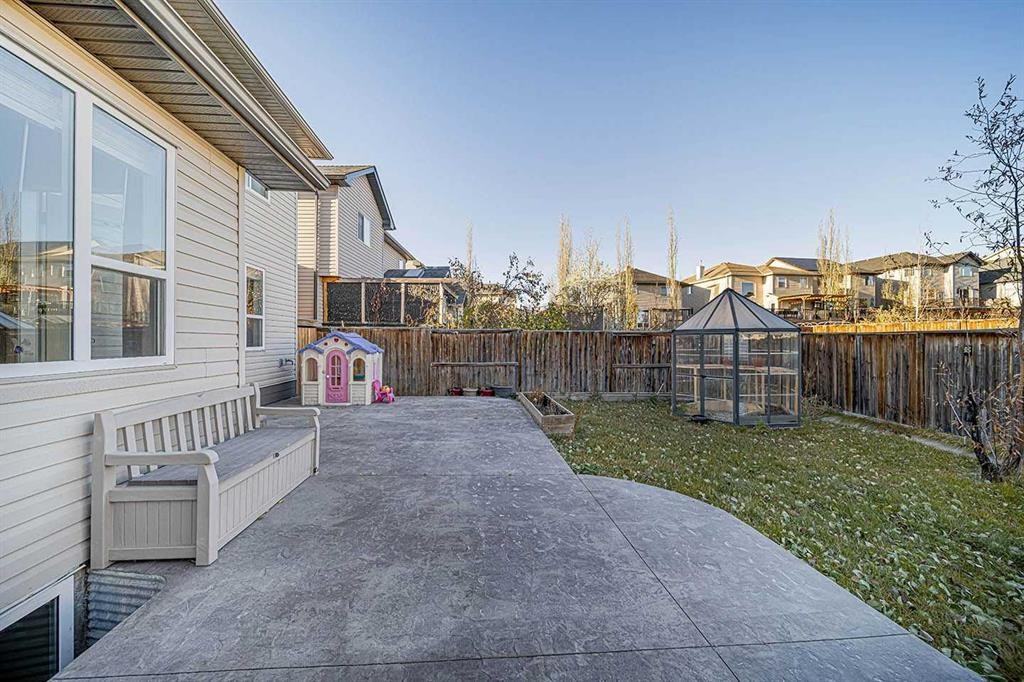 22 Royal Birch Way Nw, Calgary, AB - Outdoor
