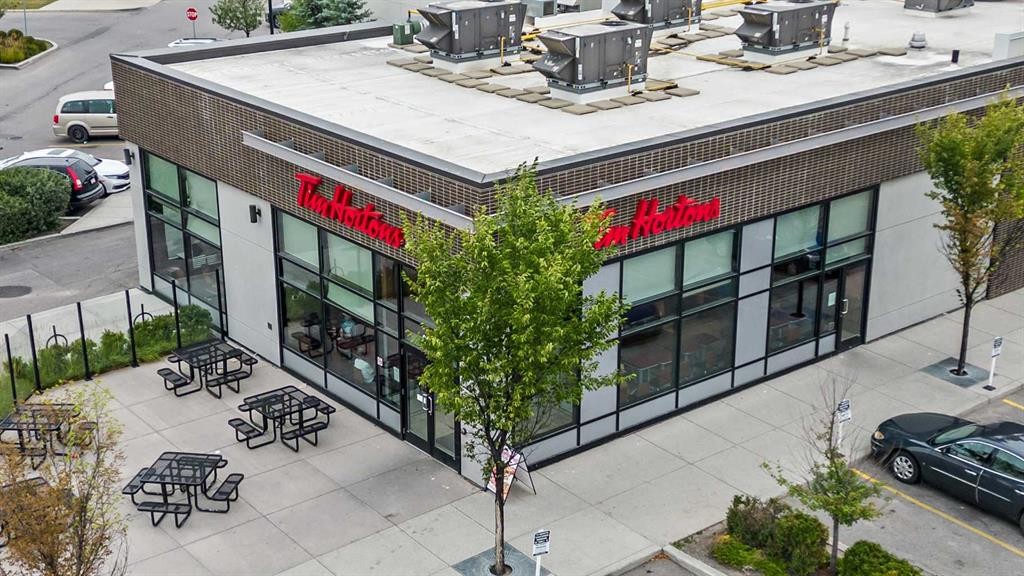 22 Royal Birch Way Nw, Calgary, AB - Outdoor