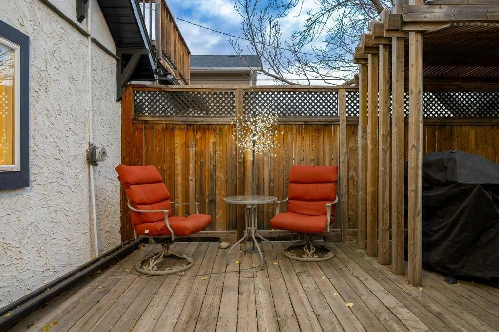 533 12 Avenue Ne, Calgary, AB - Outdoor With Deck Patio Veranda With Exterior