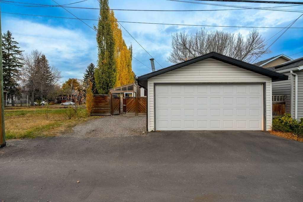 533 12 Avenue Ne, Calgary, AB - Outdoor