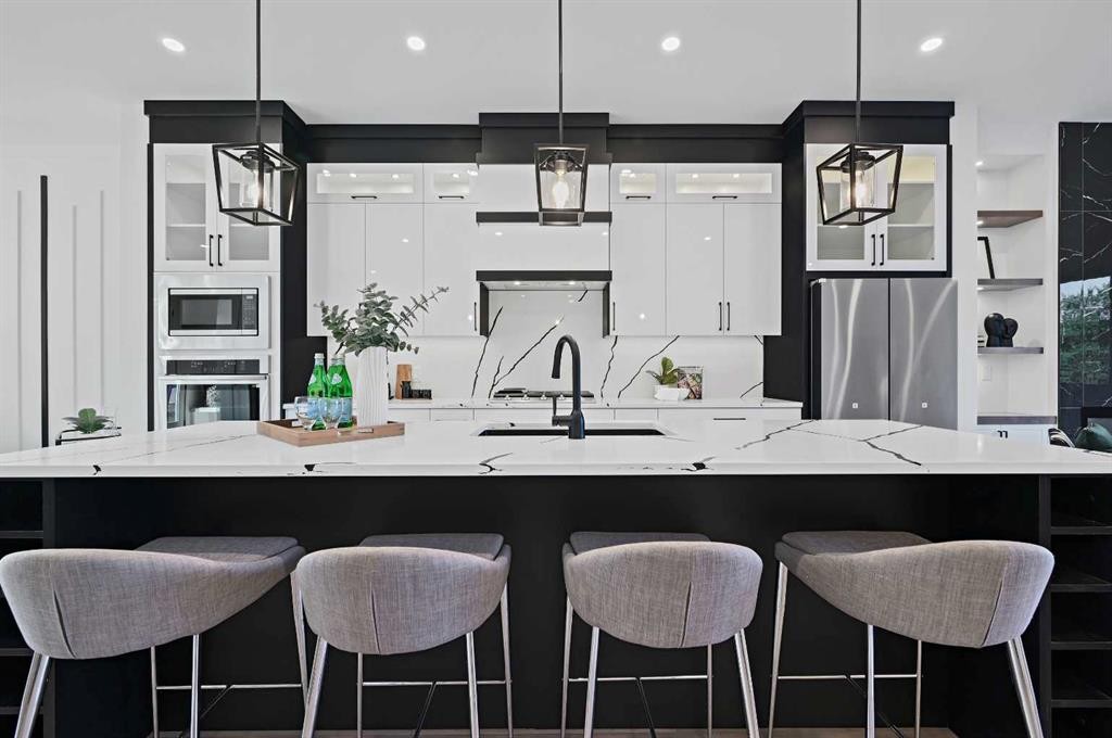 5011 21 Avenue Nw, Calgary, AB - Indoor