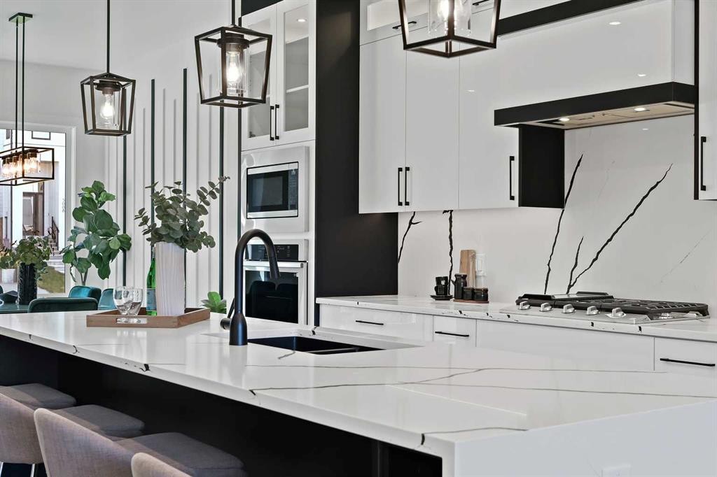 5011 21 Avenue Nw, Calgary, AB -