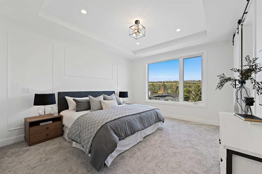5011 21 Avenue Nw, Calgary, AB - Indoor Photo Showing Bedroom