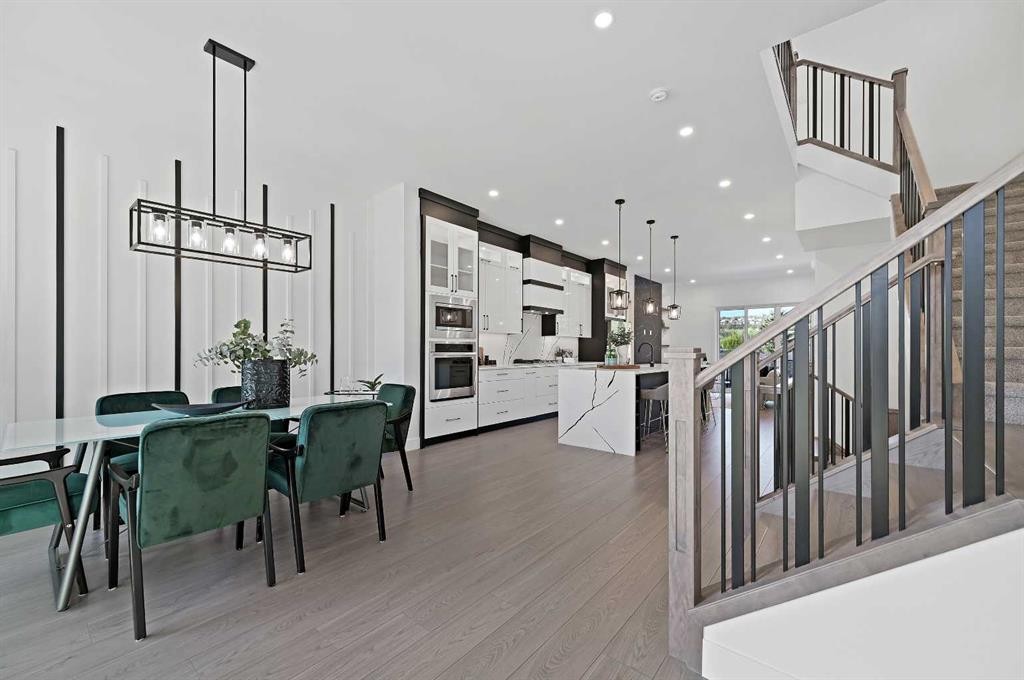 5011 21 Avenue Nw, Calgary, AB - Indoor Photo Showing Other Room