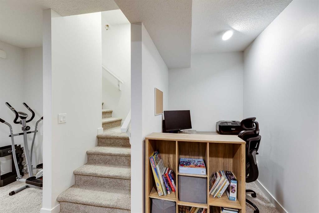 117 Highview Gate Se, Airdrie, AB - Indoor Photo Showing Other Room