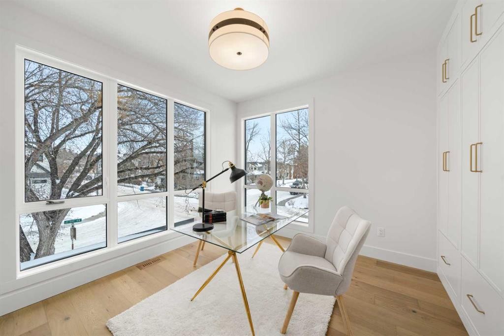 2401 4 Avenue Nw, Calgary, AB - Indoor Photo Showing Other Room