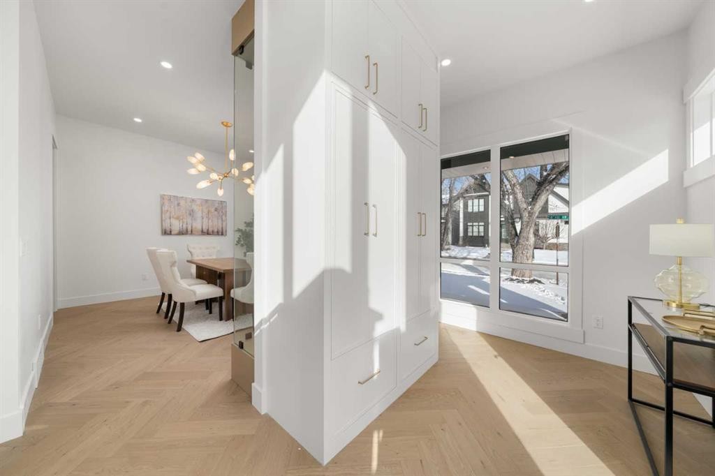 2401 4 Avenue Nw, Calgary, AB - Indoor Photo Showing Other Room