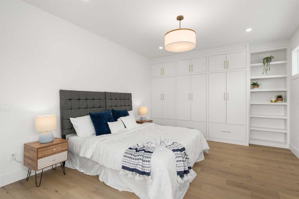 2401 4 Avenue Nw, Calgary, AB - Indoor Photo Showing Bedroom