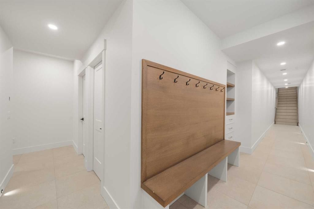 2401 4 Avenue Nw, Calgary, AB - Indoor Photo Showing Other Room