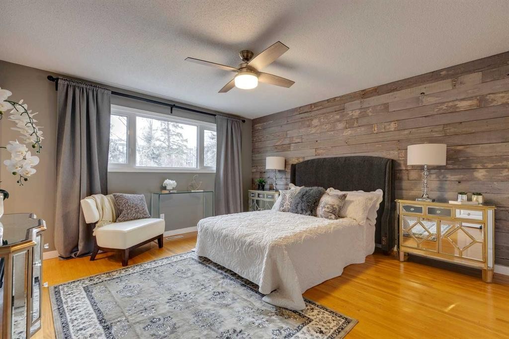 4023 Varmoor Road Nw, Calgary, AB - Indoor Photo Showing Bedroom