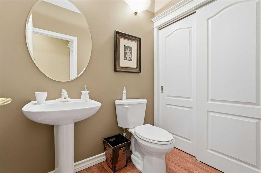 23 Prominence Point Sw, Calgary, AB - Indoor Photo Showing Bathroom