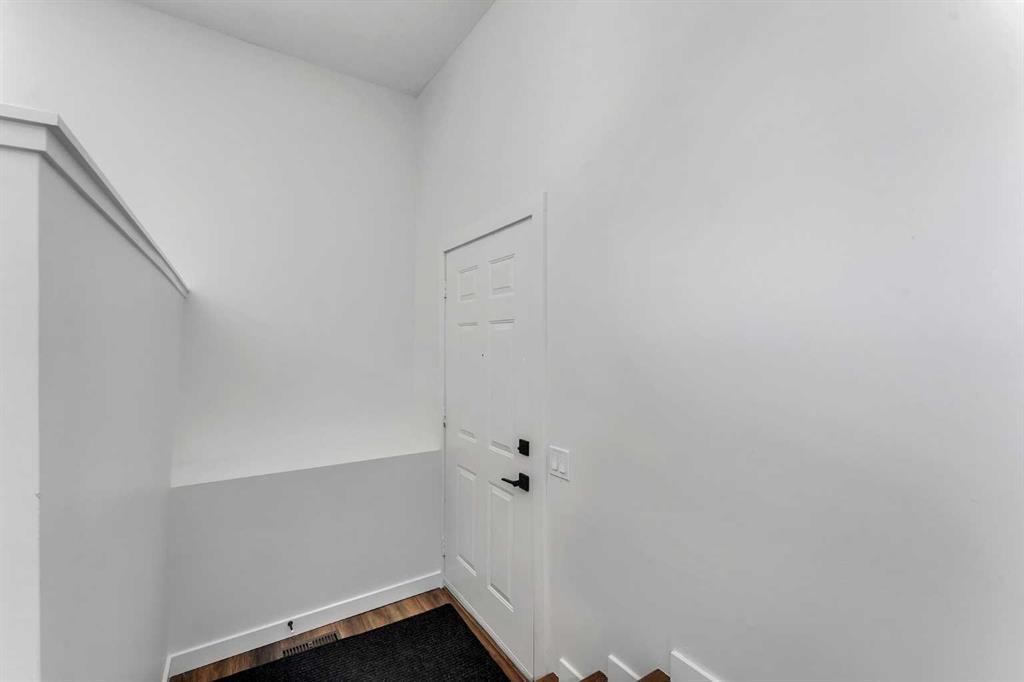 199 Cedardale Road Sw, Calgary, AB - Indoor Photo Showing Other Room