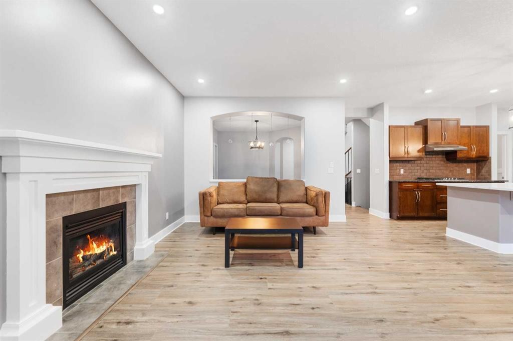 70 Royal Ridge Manor Nw, Calgary, AB - Indoor With Fireplace
