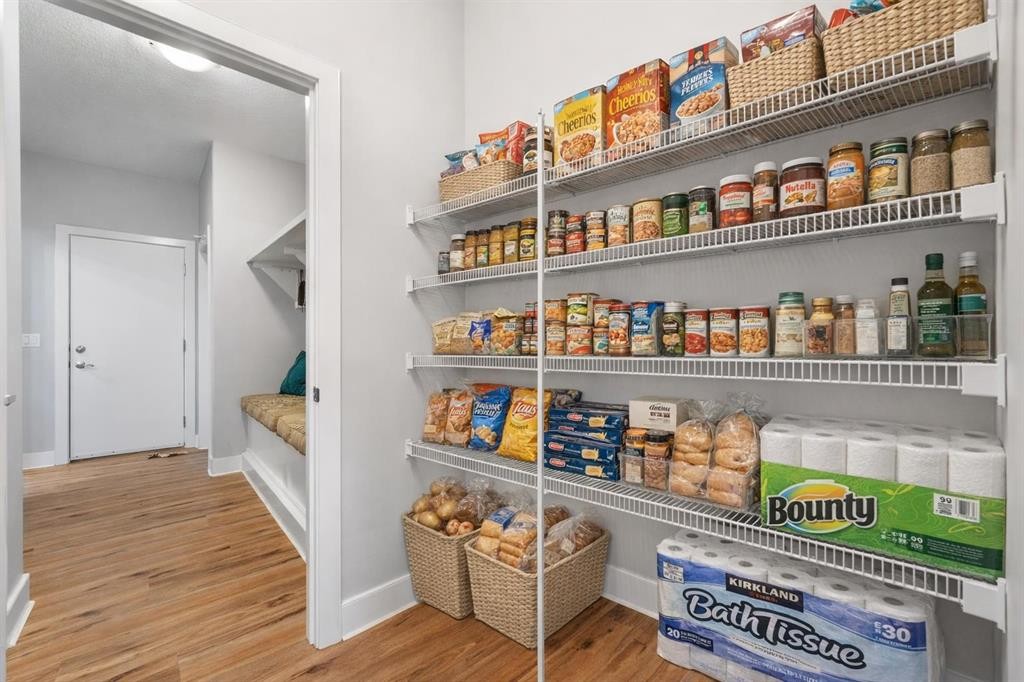 70 Royal Ridge Manor Nw, Calgary, AB - Indoor