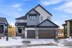 192 Creekstone Hill SW Calgary, AB T2X 5G5