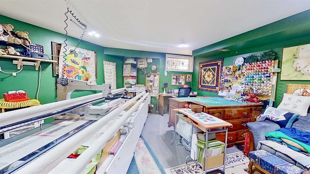 2219 Westmount Road Nw, Calgary, AB - Indoor Photo Showing Other Room