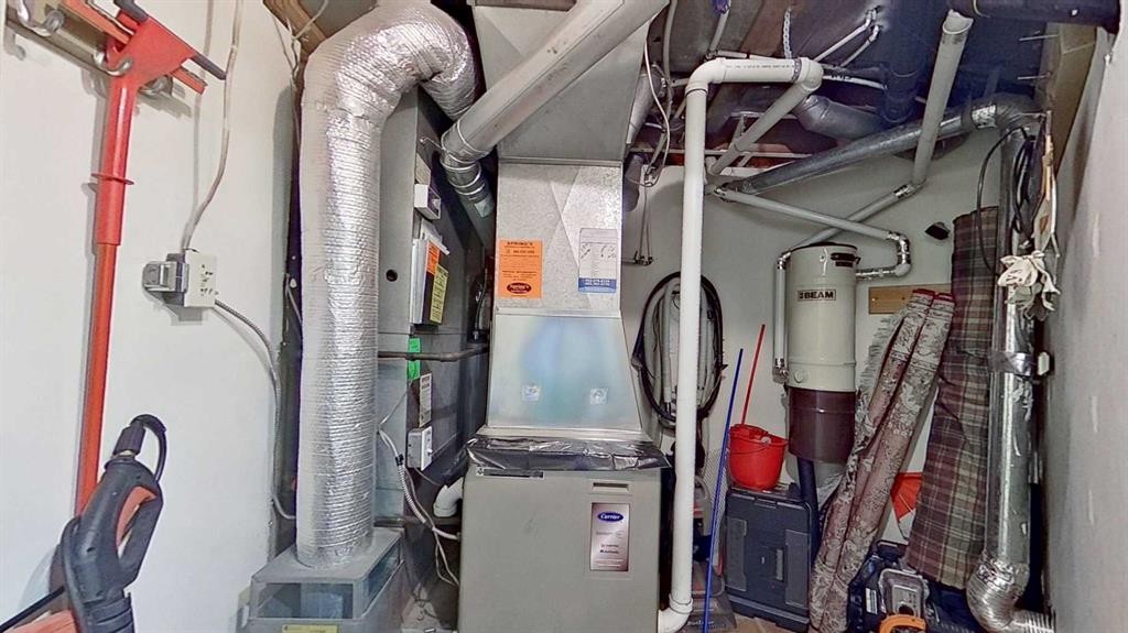 2219 Westmount Road Nw, Calgary, AB - Indoor Photo Showing Basement