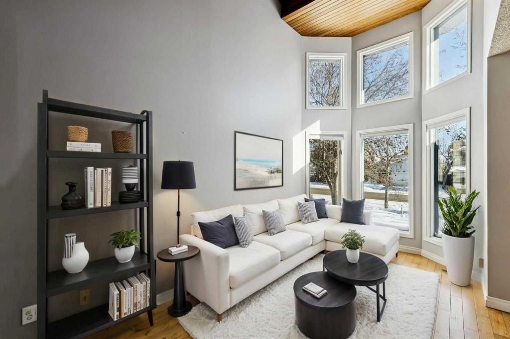 136 Scenic Acres Drive Nw, Calgary, AB - Indoor Photo Showing Living Room