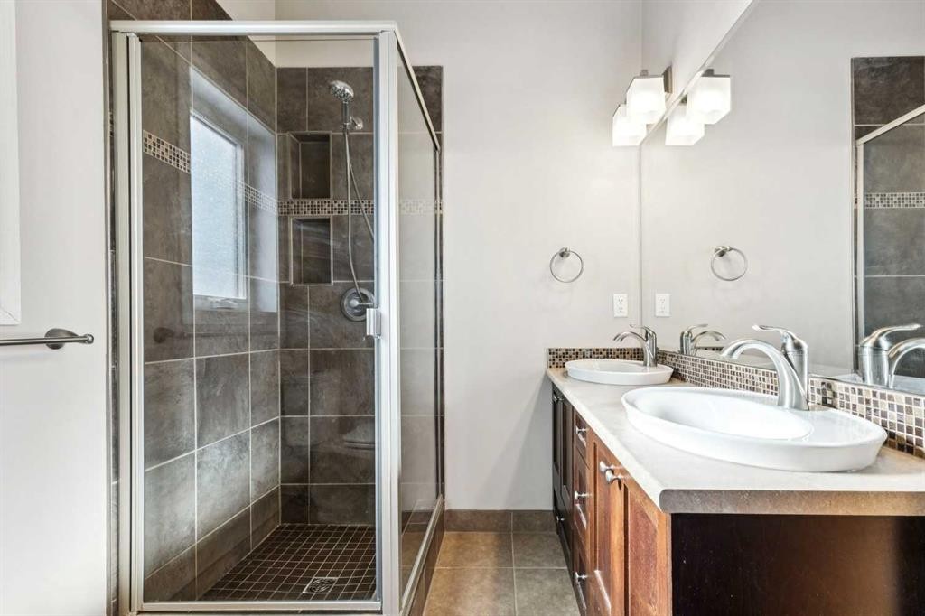 136 Scenic Acres Drive Nw, Calgary, AB - Indoor Photo Showing Bathroom