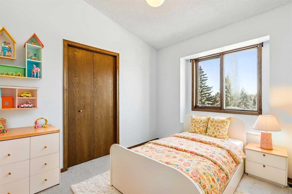136 Scenic Acres Drive Nw, Calgary, AB - Indoor Photo Showing Bedroom