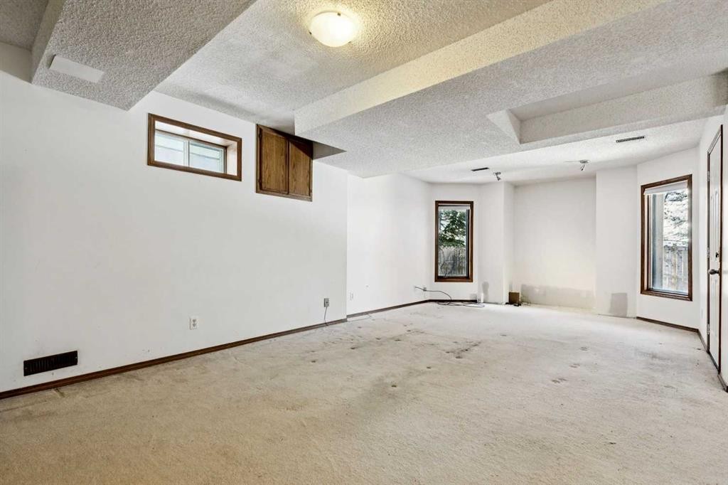 136 Scenic Acres Drive Nw, Calgary, AB - Indoor Photo Showing Other Room