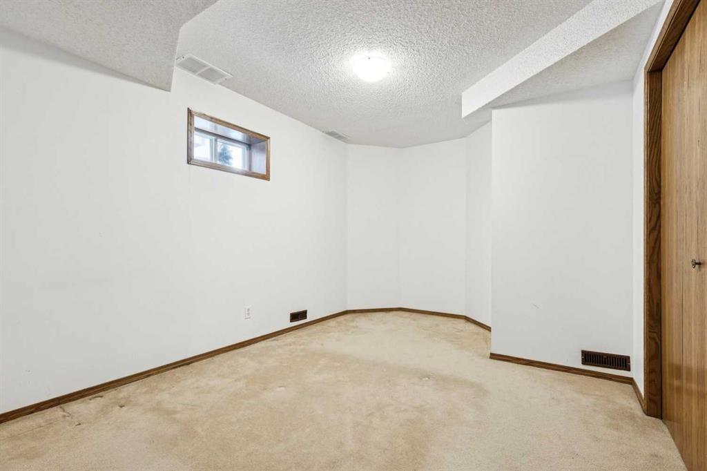 136 Scenic Acres Drive Nw, Calgary, AB - Indoor Photo Showing Other Room